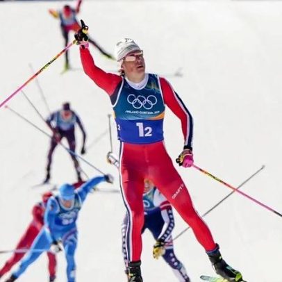 Klaebo amplia para 10 o recorde de ouros em Jogos Olímpicos de Inverno