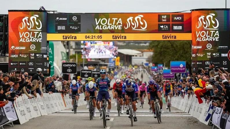 Chegada so sprint a Tavira