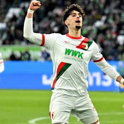 Extremo emprestado pelo Sporting marca na estreia na Bundesliga