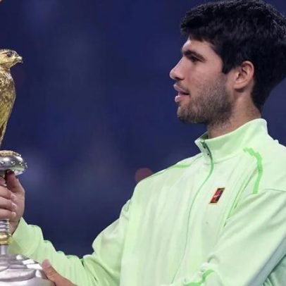 Alcaraz vence em Doha e soma segundo título de 2026 diante de Fils em 50 minutos