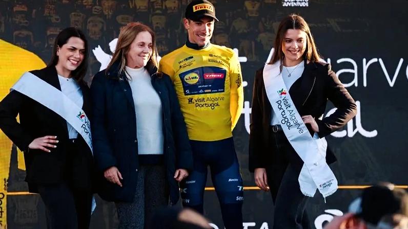 Juan Ayuso é o camisola amarela