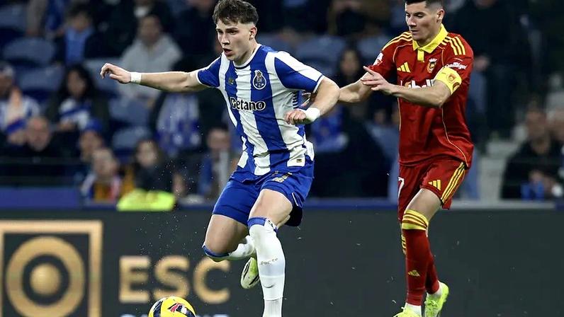 Pietuszewski em ação frente ao Rio Ave