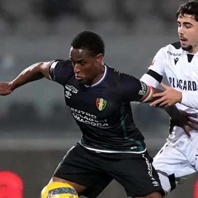 Tony Strata passa de alternativa a certeza no V. Guimarães