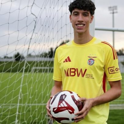 Guarda-redes com passagem pelo Sporting assina contrato profissional com Benfica