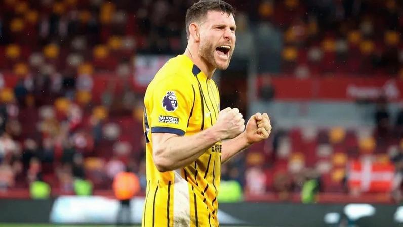 James Milner celebra um marco histórico na Premier League.
