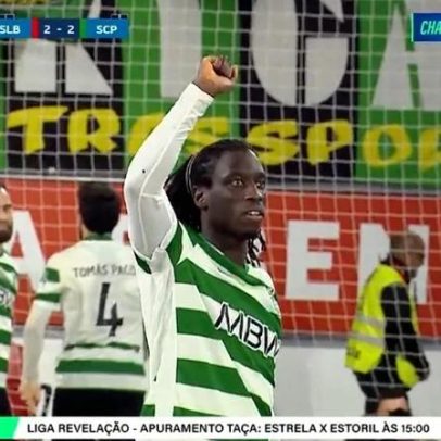 Zicky Té marca no Benfica-Sporting e faz gesto antirracismo