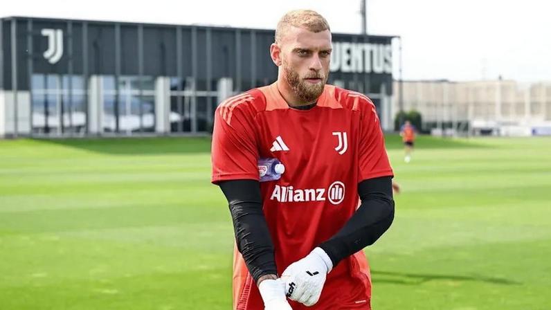 Buffon elogia Di Gregorio e recorda momentos comuns na Juventus.