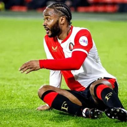 Grealish defende Sterling após publicação considerada estúpida