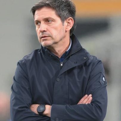 Chivu renova contrato com o Inter de Milão