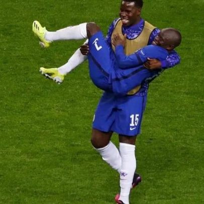 Kurt Zouma segue para os Emirados Árabes Unidos