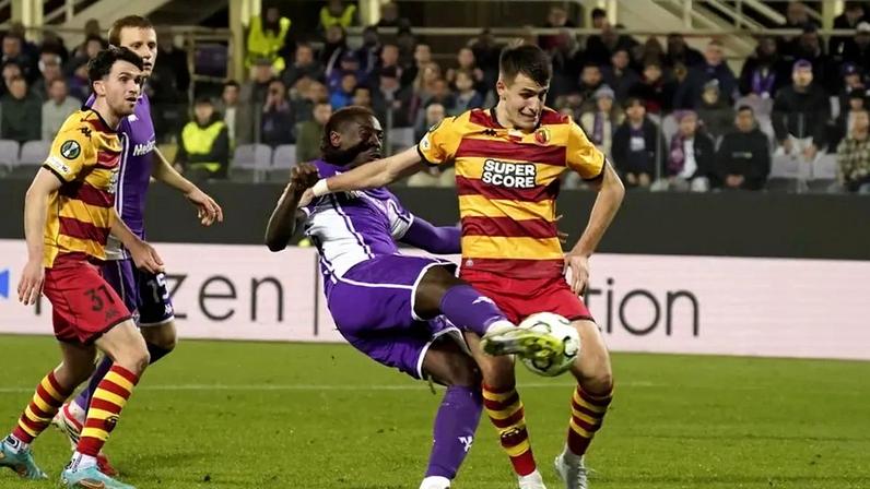 Fiorentina eliminou o Jagiellonia Bialystok