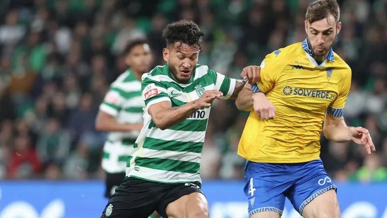 Luis Suárez em lance com ferro