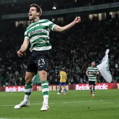 Daniel Bragança faz golo ante o Estoril, o segundo foi de pé direito