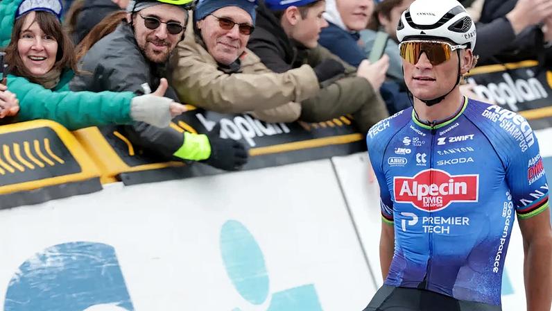 Van der Poel vence Omloop Nieuwsblad