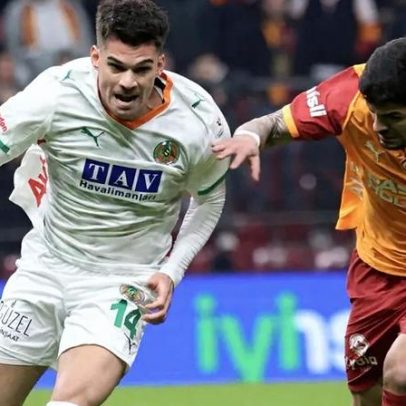 João Pereira cai diante do líder do Galatasaray