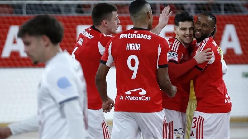 Benfica vence Fundão