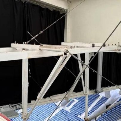 Cortinas no teto do setor visitante do Dragão: motivo divulgado