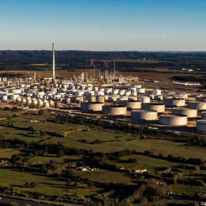 Refinação da Galp cai para menos da metade no 4T devido a paragem em Sines