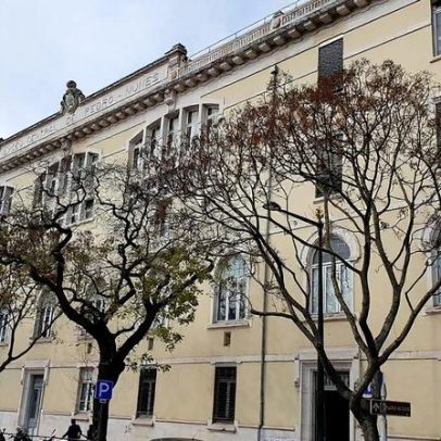 Entupimento de ramal exterior suspende aulas na Escola Secundária Pedro Nunes