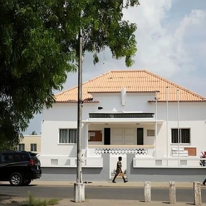 Ator português José Condessa participa de série brasileira na Netflix