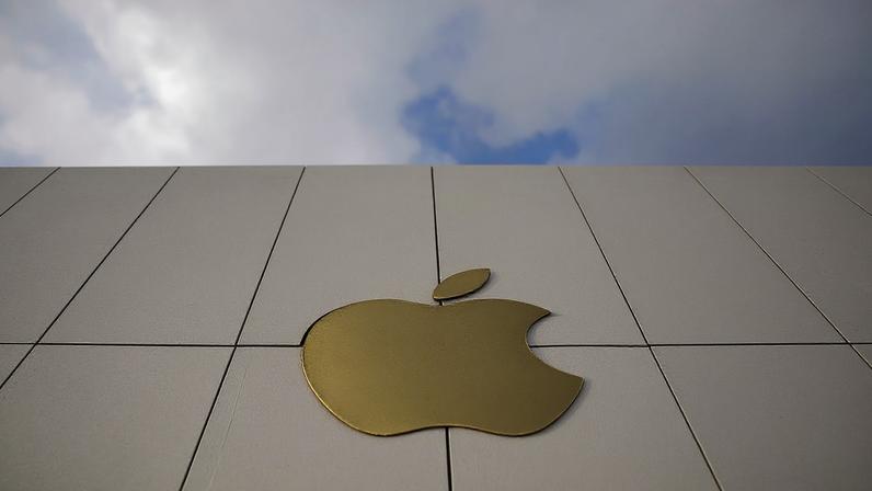 ARQUIVO - Foto de 19 de outubro de 2009 mostra o logótipo da Apple numa loja da marca em São Francisco