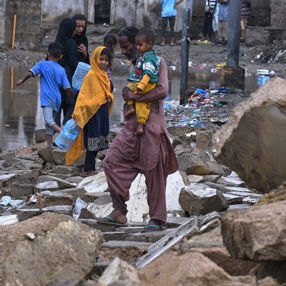Tempestade em Karachi deixa várias vítimas mortais