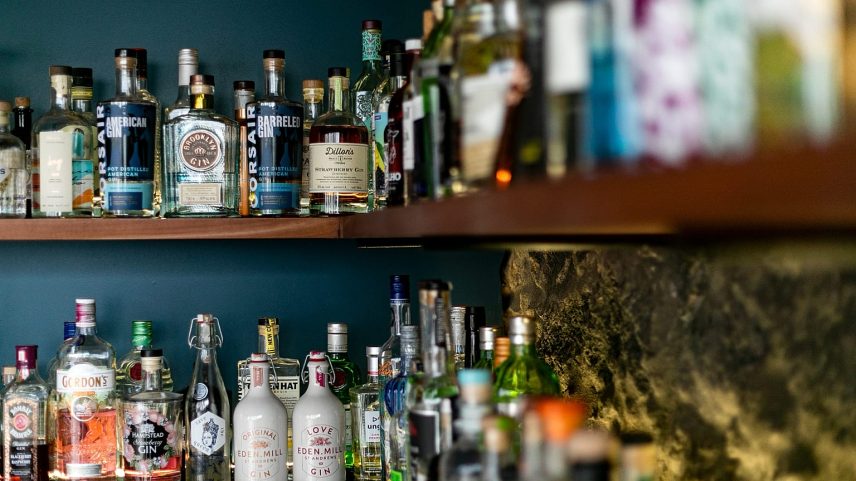 Maior coleção de gin do mundo fica em Portugal, diz colecionador