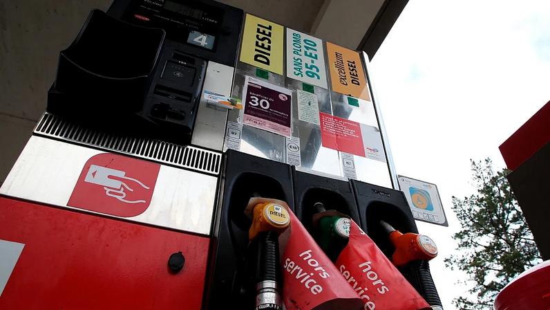 Os preços das bombas subiram em flecha desde o início da guerra no Irão (Imagem de arquivo)