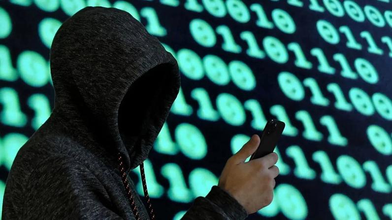 Hackers russos acederam a milhares de contas de mensagens fingindo ser apoio da própria aplicação, disse o FBI.