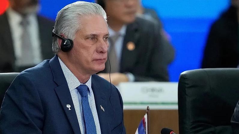 ARQUIVO - O Presidente cubano Miguel Diaz-Canel participa na 17ª cimeira anual dos BRICS no Rio de Janeiro, a 6 de julho de 2025.