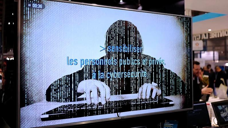 Ecrã alerta para cibersegurança" no Fórum Internacional de Cibersegurança em Lille, no norte de França, a 23 de janeiro de 2018.