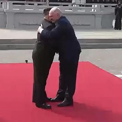 Coreia do Norte recebe Lukashenko em cerimónia em Pyongyang
