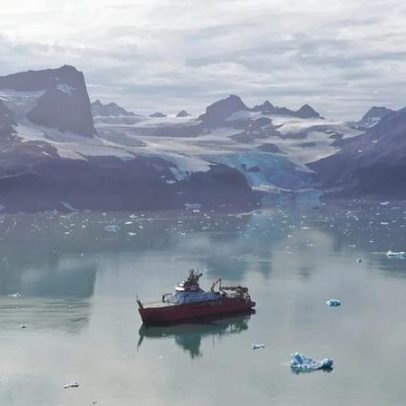 Gronelândia: cientista estuda fiordes glaciais e risco de ponto crítico