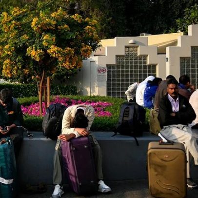 Turistas relatam ficar presos em bombardeamentos junto a hotéis no Médio Oriente