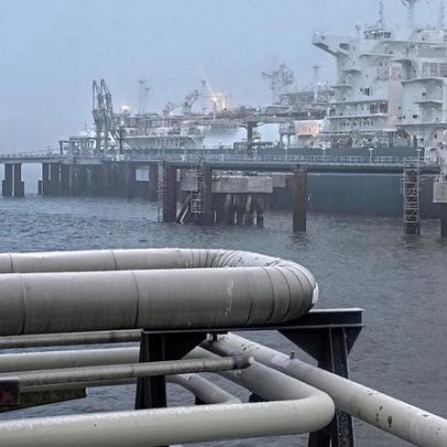 Europa enfrenta choque energético com guerra no Irão; gás quase duplica