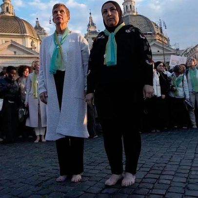 Mães palestinianas e israelitas marcham descalças em Roma pela paz