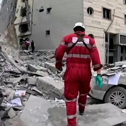 Irão: buscas em escombros em Teerão após ataques EUA-Israel matarem líderes