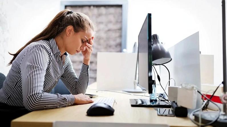 Exaustão mental com IA por que o cérebro fica cansado com chatbots no trabalho