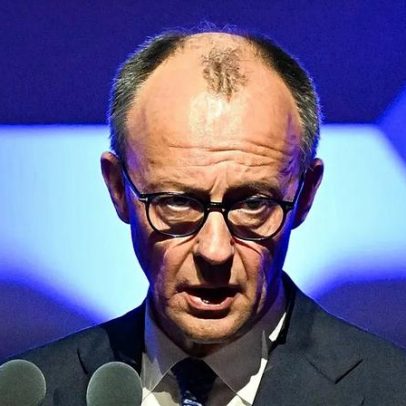 UE critica decisão dos EUA de aliviar sanções sobre petróleo russo no mar