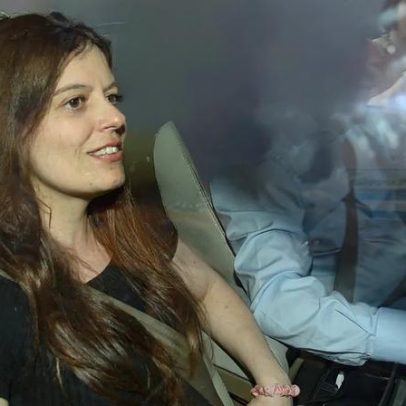 Eurodeputada Ilaria Salis denuncia controlo preventivo em Roma por Berlim
