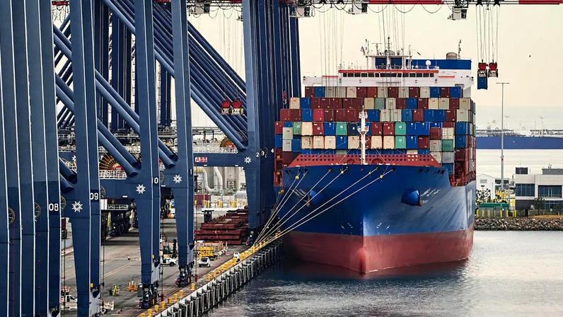 Democratas dizem que tarifas de Trump podem custar 2.500 dólares às famílias