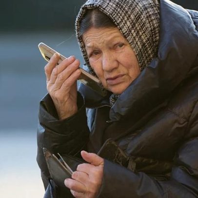 Moscovo volta a apostar em pagers e mapas em papel