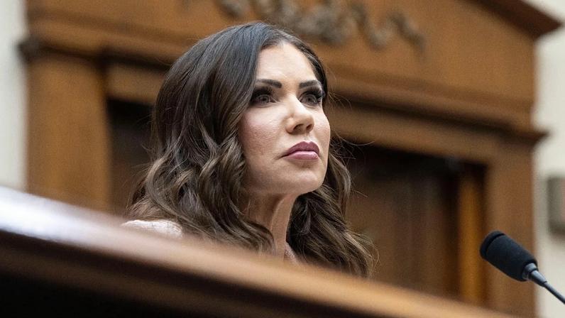 Imigração: Trump demite a secretária de Segurança Interna