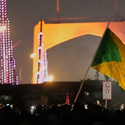 Polícia iraquiana usa gás lacrimogéneo em protesto pró-Irão junto à embaixada