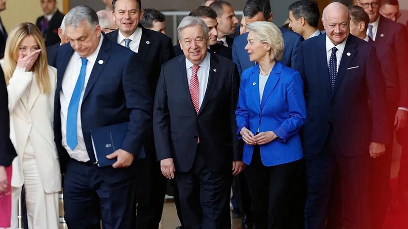 Líderes da UE reúnem-se enquanto empréstimo à Ucrânia permanece bloqueado