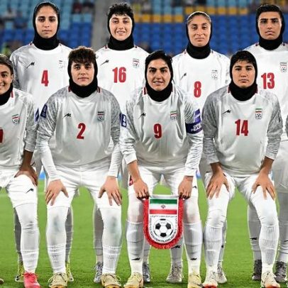 Jogadoras iranianas recusam cantar o hino no jogo de abertura da Copa Asiática