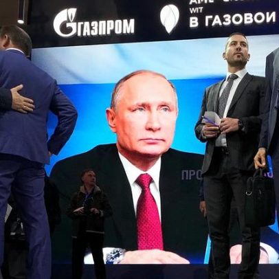 Putin afirma que a Rússia pode cortar o gás à Europa agora, sem esperar pela UE