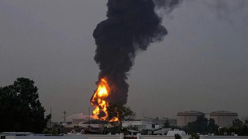 Emirados Árabes Unidos fecham espaço aéreo após nova onda de ataques