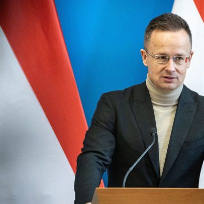 Orbán ordena investigação a escutas ao ministro dos Negócios Estrangeiros