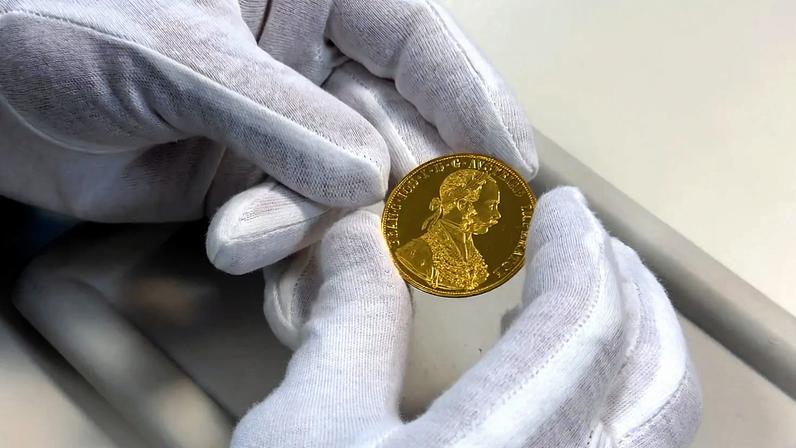 Os investidores privados estão a optar cada vez mais por moedas de ouro